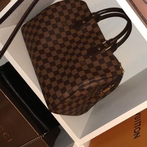 Louis Vuitton speedy